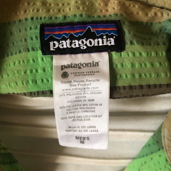 Patagonia Short Sleeve Button Down Green Plaid Shirt. - Picture 3 of 3